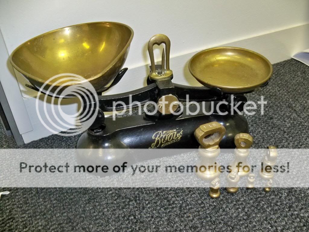 VINTAGE RETRO BOOTS THE CHEMIST WEIGHING SCALES WITH 7 IMPERIAL BRASS WEIGHTS eBay