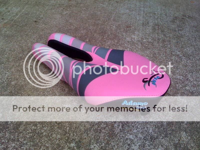 http://i784.photobucket.com/albums/yy125/jenny0180/ISMAdamoRoadSaddle.jpg?t=1275077643
