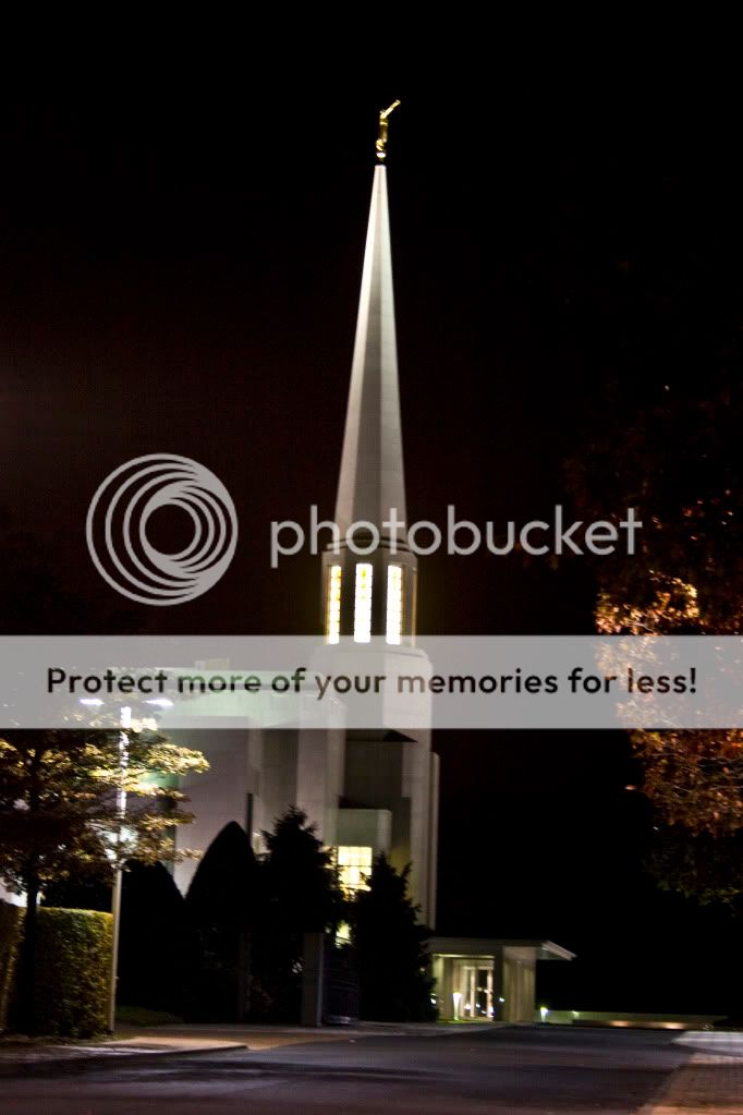 IMAGE: http://i784.photobucket.com/albums/yy128/manchester82/pathshot.jpg